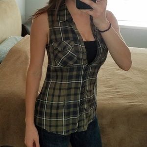 Plaid sleeveless top